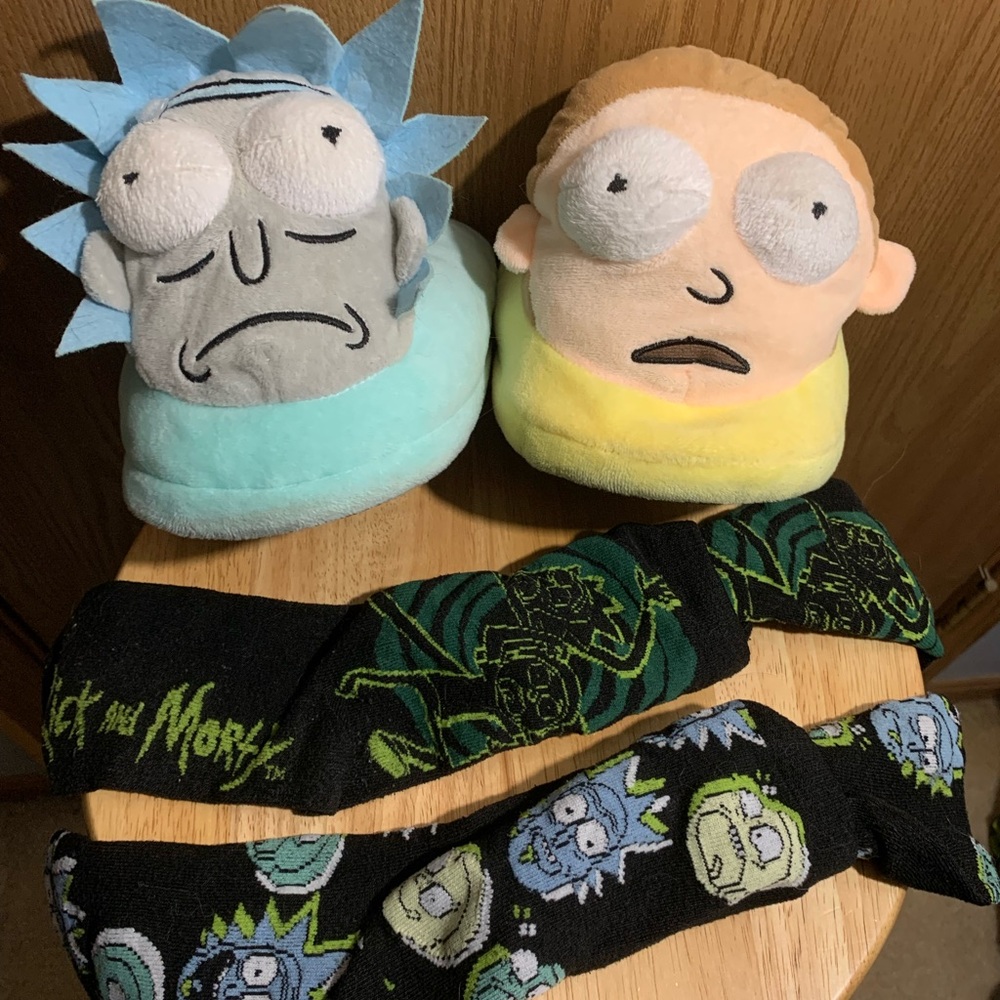 Rick And Morty Bundle ( + Bonus Pickle Rick Figure)